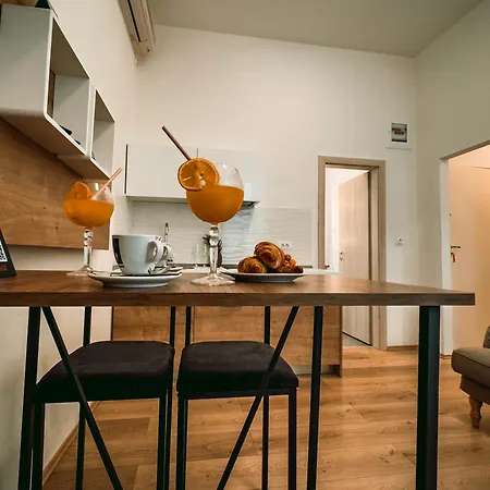 아파트 Lucic Old Town *